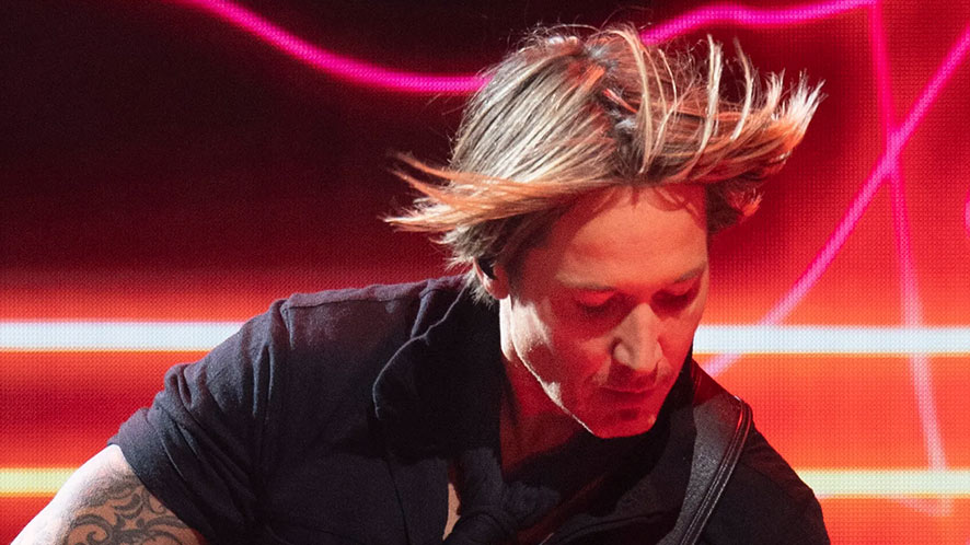 Does Keith Urban wear a wig (1)