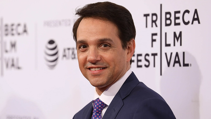 Does The Famous Cobra Kai Star Ralph Macchio Wear A Toupee (2)