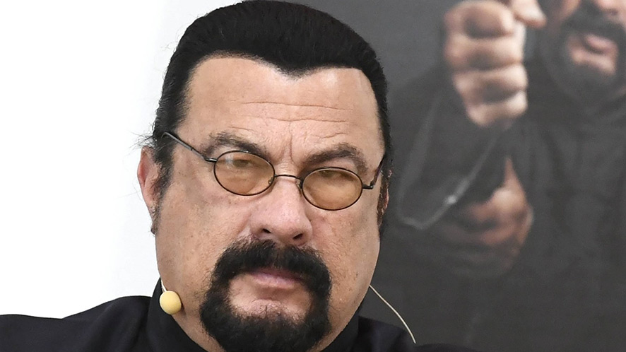 Does Martial Arts Prowess Steven Seagal Wear a Wig (3)