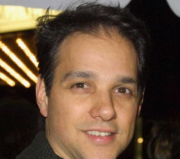 2Does Ralph Macchio Wear a Toupee